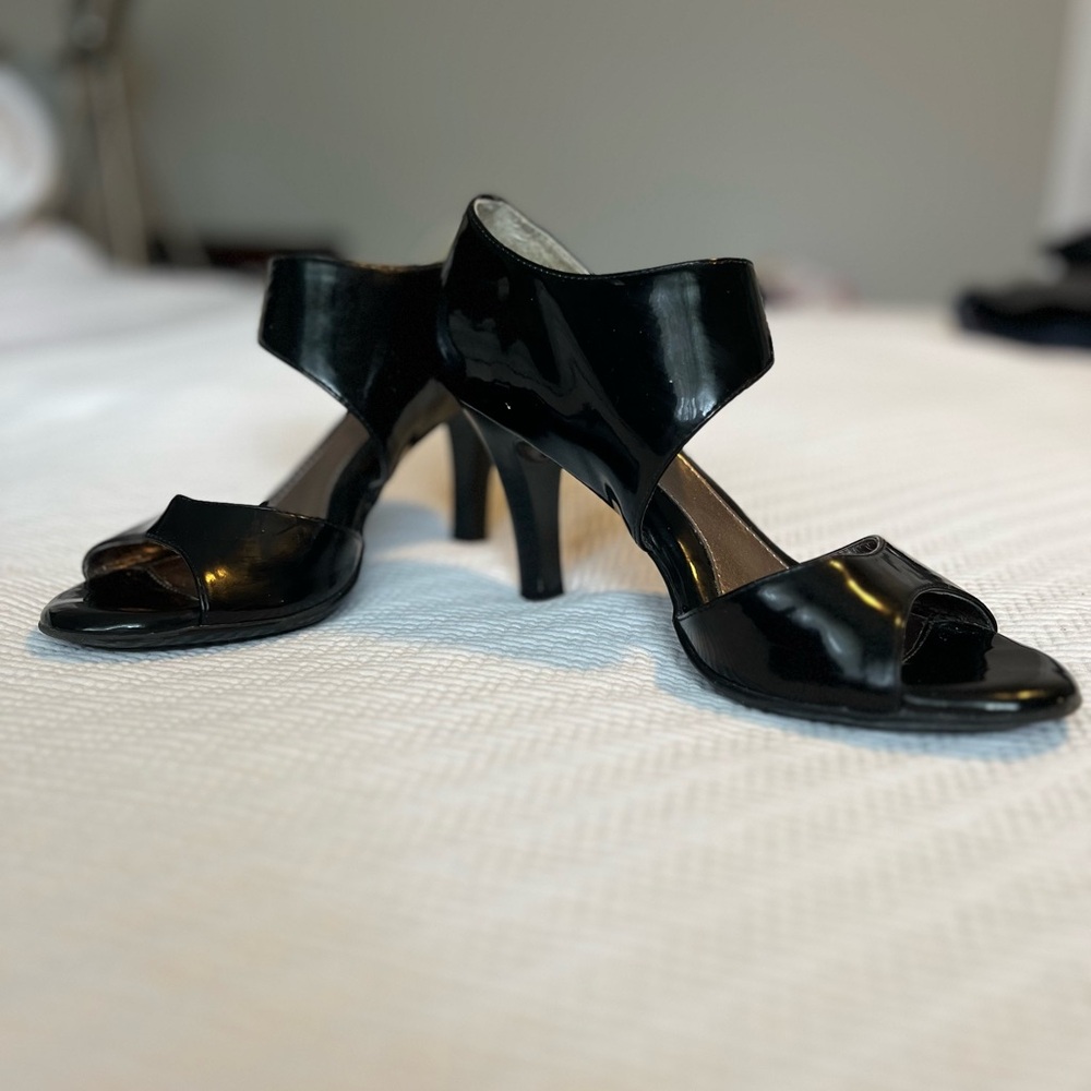 eurosoft by Sofft | Chic Black Open-Toe Heels (8)